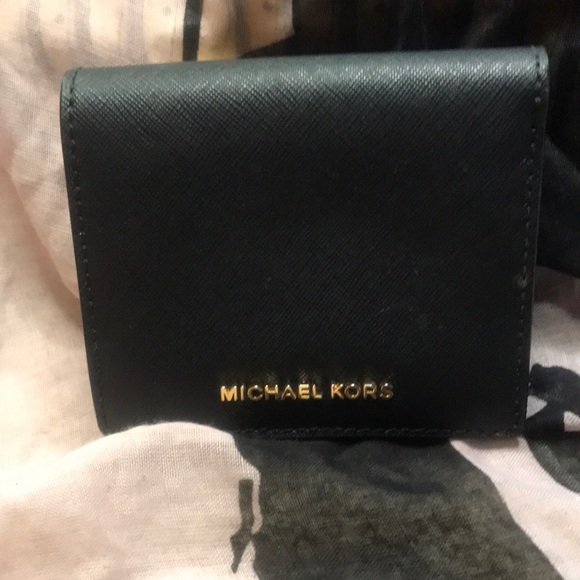 Michael Kors Black bifold wallet - Picture 1 of 12